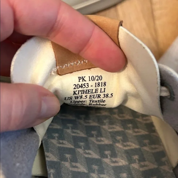 OluKai. Women’s white Sneakers - Picture 6 of 6